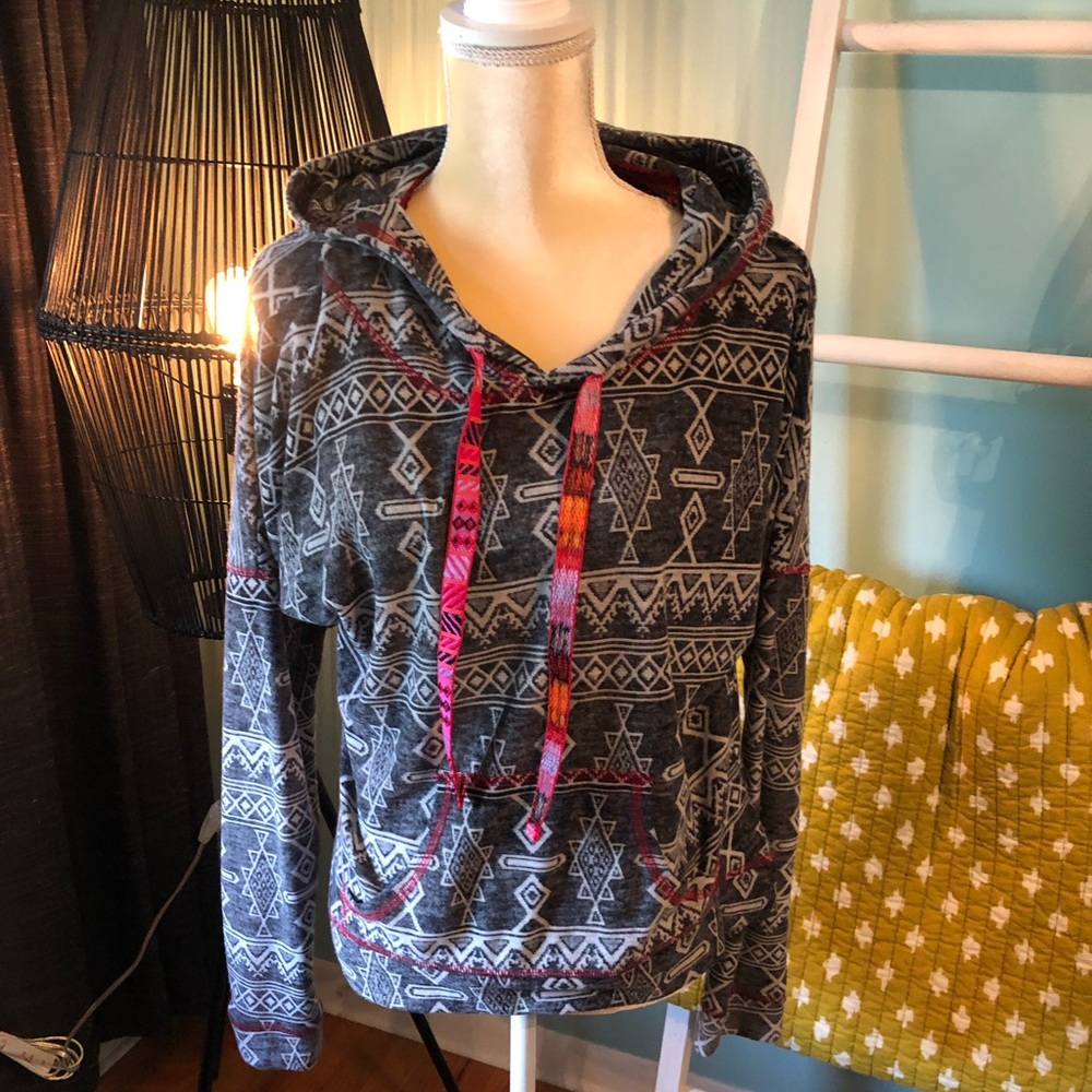 Gimmicks by BKE tribal pullover with hood